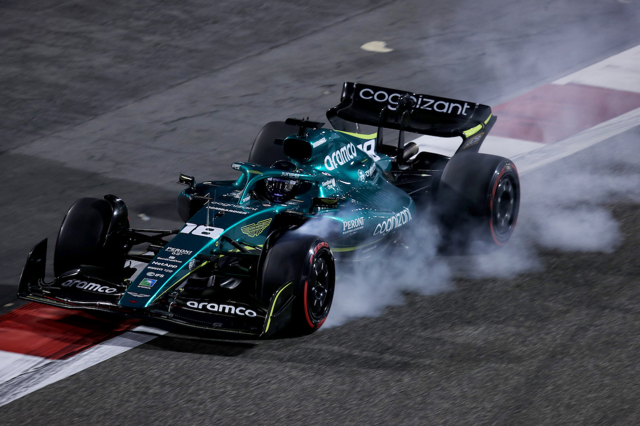 TEST BAHRAIN, Lance Stroll (CDN) Aston Martin F1 Team AMR22 locks up under braking.
10.03.2022. Formula 1 Testing, Sakhir, Bahrain, Day One.
 - www.xpbimages.com, EMail: requests@xpbimages.com © Copyright: Coates / XPB Images