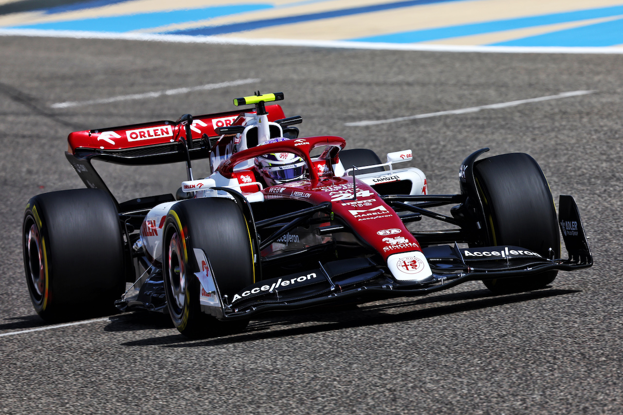 TEST BAHRAIN, Guanyu Zhou (CHN) Alfa Romeo F1 Team C42.
10.03.2022. Formula 1 Testing, Sakhir, Bahrain, Day One.
- www.xpbimages.com, EMail: requests@xpbimages.com © Copyright: Batchelor / XPB Images