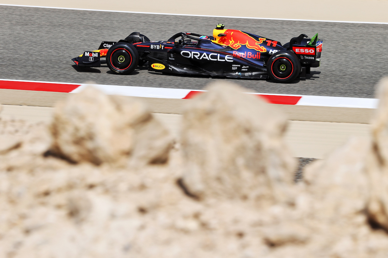 TEST BAHRAIN, Sergio Perez (MEX) Red Bull Racing RB18.
10.03.2022. Formula 1 Testing, Sakhir, Bahrain, Day One.
- www.xpbimages.com, EMail: requests@xpbimages.com © Copyright: Moy / XPB Images