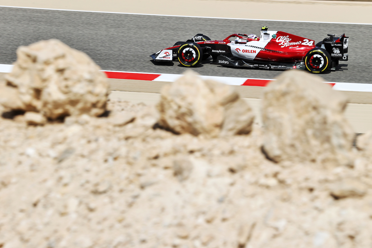 TEST BAHRAIN, Guanyu Zhou (CHN) Alfa Romeo F1 Team C42.
10.03.2022. Formula 1 Testing, Sakhir, Bahrain, Day One.
- www.xpbimages.com, EMail: requests@xpbimages.com © Copyright: Moy / XPB Images
