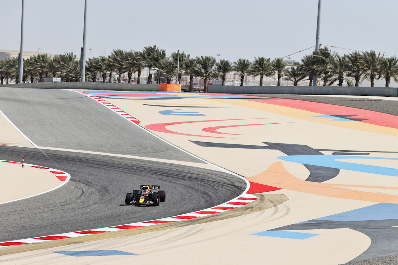 TEST BAHRAIN, Sergio Perez (MEX) Red Bull Racing RB18.
10.03.2022. Formula 1 Testing, Sakhir, Bahrain, Day One.
- www.xpbimages.com, EMail: requests@xpbimages.com © Copyright: Moy / XPB Images