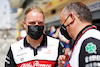 TEST BAHRAIN, (L to R): Valtteri Bottas (FIN) Mercedes AMG F1 with Frederic Vasseur (FRA) Alfa Romeo F1 Team Team Principal.
10.03.2022. Formula 1 Testing, Sakhir, Bahrain, Day One.
- www.xpbimages.com, EMail: requests@xpbimages.com © Copyright: Bearne / XPB Images