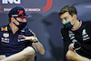 TEST BAHRAIN, (L to R): Max Verstappen (NLD) Red Bull Racing e George Russell (GBR) Mercedes AMG F1 in the FIA Press Conference.
10.03.2022. Formula 1 Testing, Sakhir, Bahrain, Day One.
- www.xpbimages.com, EMail: requests@xpbimages.com © Copyright: Bearne / XPB Images