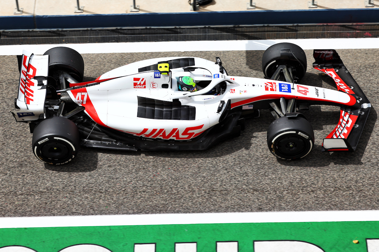 TEST BAHRAIN, Mick Schumacher (GER) Haas VF-22.
11.03.2022. Formula 1 Testing, Sakhir, Bahrain, Day Two.
- www.xpbimages.com, EMail: requests@xpbimages.com © Copyright: Batchelor / XPB Images