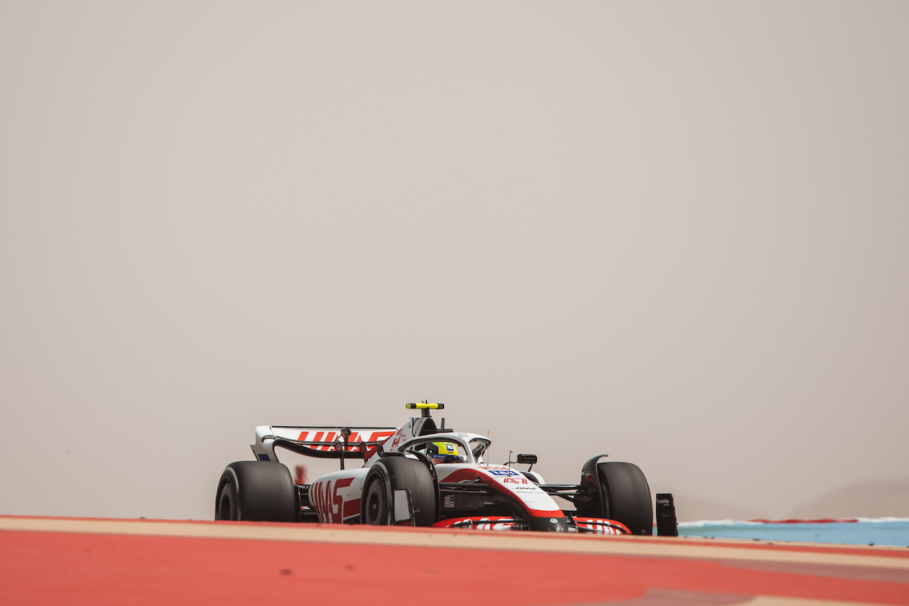 TEST BAHRAIN, Mick Schumacher (GER) Haas VF-22.
11.03.2022. Formula 1 Testing, Sakhir, Bahrain, Day Two.
- www.xpbimages.com, EMail: requests@xpbimages.com © Copyright: Bearne / XPB Images