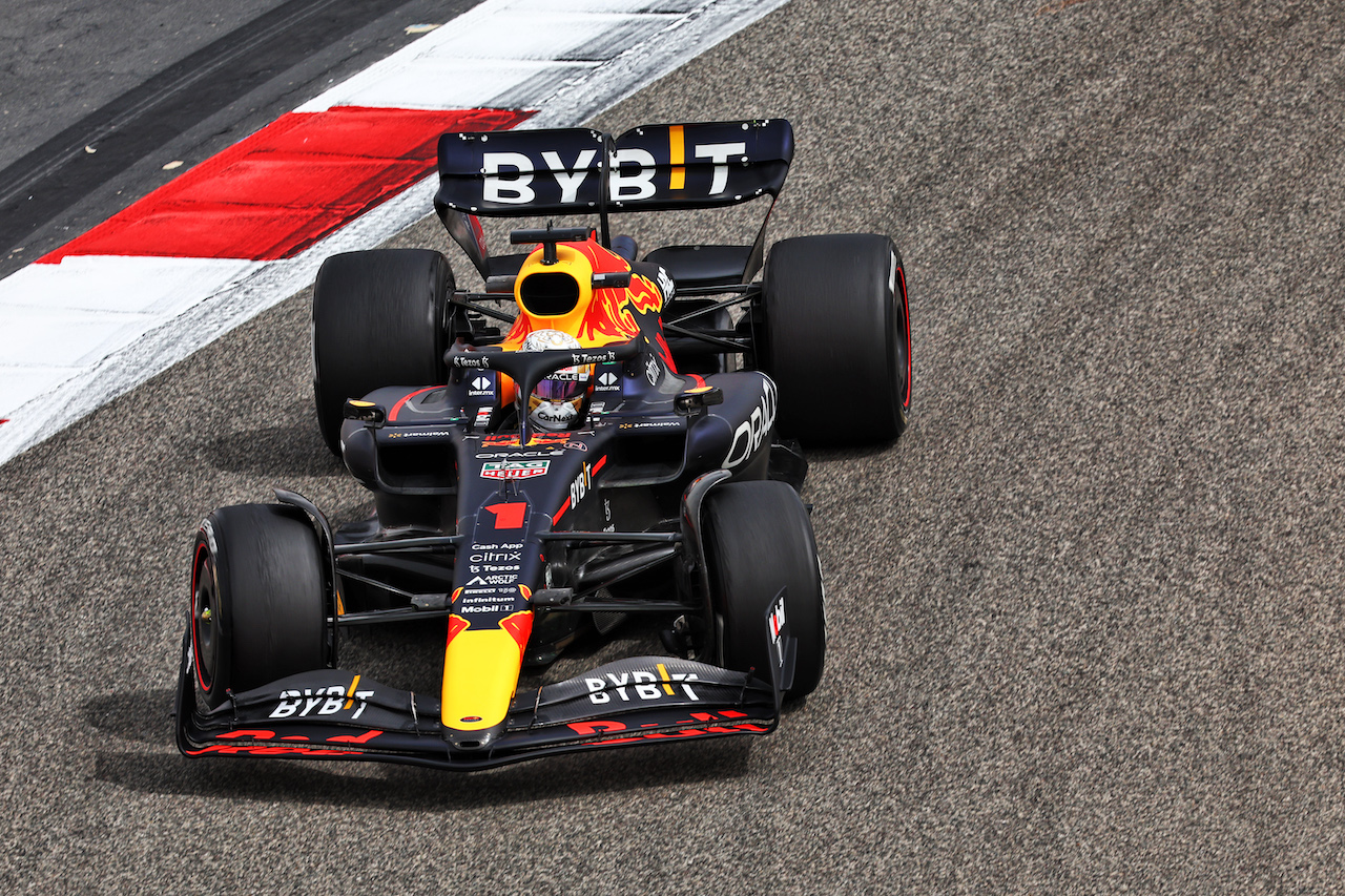 TEST BAHRAIN, Max Verstappen (NLD) Red Bull Racing RB18.
11.03.2022. Formula 1 Testing, Sakhir, Bahrain, Day Two.
- www.xpbimages.com, EMail: requests@xpbimages.com © Copyright: Batchelor / XPB Images