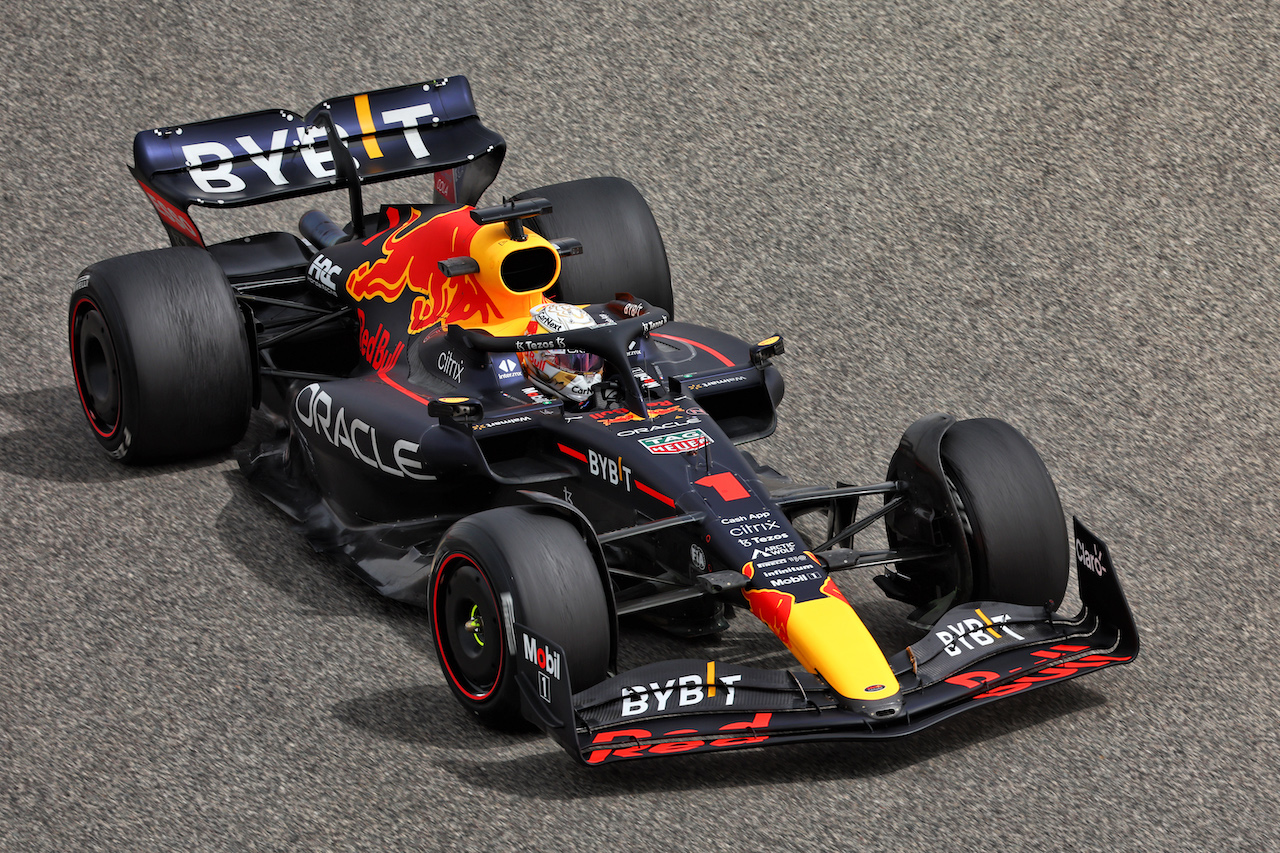 TEST BAHRAIN, Max Verstappen (NLD) Red Bull Racing RB18.
11.03.2022. Formula 1 Testing, Sakhir, Bahrain, Day Two.
- www.xpbimages.com, EMail: requests@xpbimages.com © Copyright: Batchelor / XPB Images
