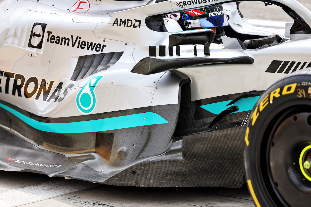 TEST BAHRAIN, George Russell (GBR) Mercedes AMG F1 W13 - floor e sidepod detail.
11.03.2022. Formula 1 Testing, Sakhir, Bahrain, Day Two.
- www.xpbimages.com, EMail: requests@xpbimages.com © Copyright: Batchelor / XPB Images