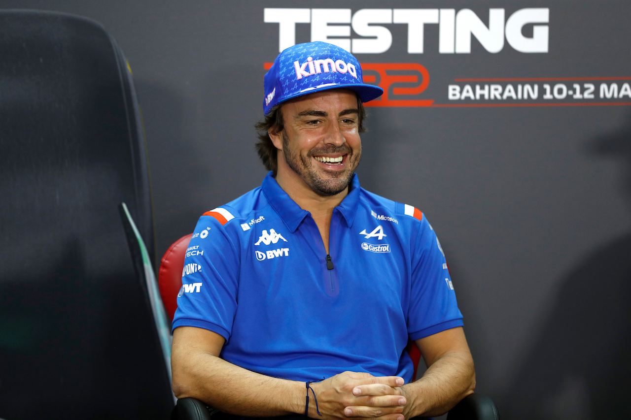 TEST BAHRAIN, Fernando Alonso (ESP) Alpine F1 Team in the FIA Press Conference.
11.03.2022. Formula 1 Testing, Sakhir, Bahrain, Day Two.
- www.xpbimages.com, EMail: requests@xpbimages.com © Copyright: XPB Images