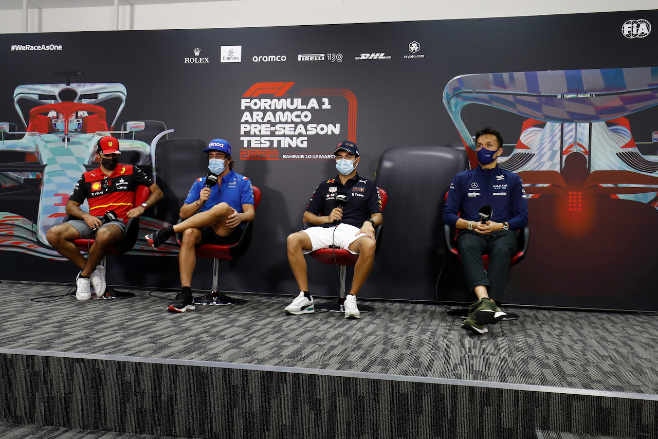 TEST BAHRAIN, The FIA Press Conference (L to R): Carlos Sainz Jr (ESP) Ferrari; Fernando Alonso (ESP) Alpine F1 Team; Sergio Perez (MEX) Red Bull Racing; Alexander Albon (THA) Williams Racing.
11.03.2022. Formula 1 Testing, Sakhir, Bahrain, Day Two.
- www.xpbimages.com, EMail: requests@xpbimages.com © Copyright: XPB Images