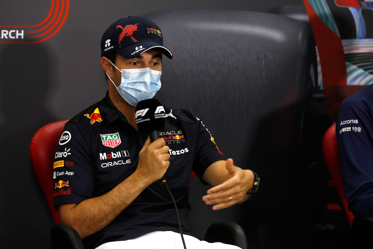 TEST BAHRAIN, Sergio Perez (MEX) Red Bull Racing in the FIA Press Conference.
11.03.2022. Formula 1 Testing, Sakhir, Bahrain, Day Two.
- www.xpbimages.com, EMail: requests@xpbimages.com © Copyright: XPB Images
