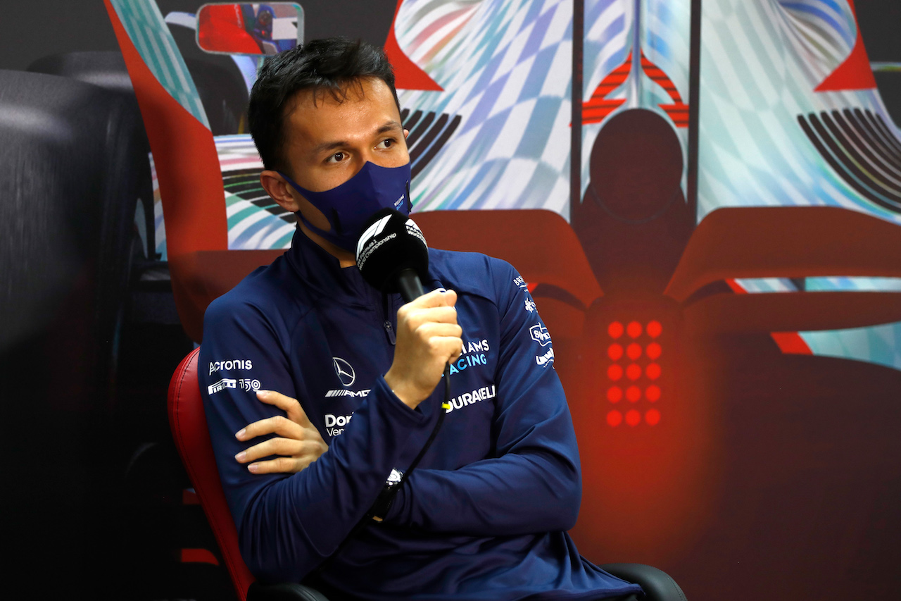 TEST BAHRAIN, Alexander Albon (THA) Williams Racing in the FIA Press Conference.
11.03.2022. Formula 1 Testing, Sakhir, Bahrain, Day Two.
- www.xpbimages.com, EMail: requests@xpbimages.com © Copyright: XPB Images