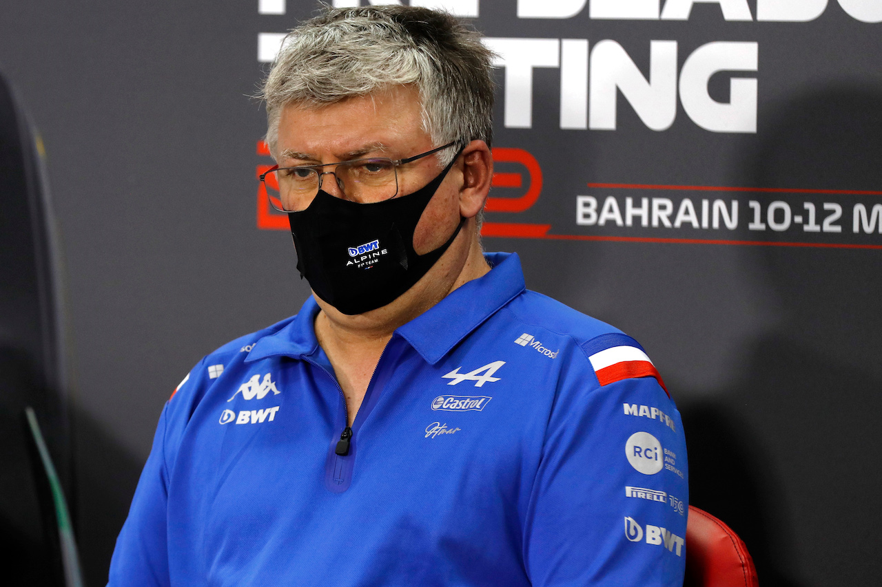 TEST BAHRAIN, Otmar Szafnauer (USA) Alpine F1 Team, Team Principal in the FIA Press Conference.
11.03.2022. Formula 1 Testing, Sakhir, Bahrain, Day Two.
- www.xpbimages.com, EMail: requests@xpbimages.com © Copyright: XPB Images