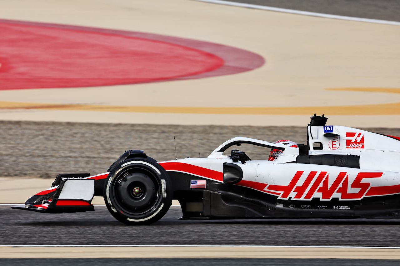 TEST BAHRAIN, Kevin Magnussen (DEN) Haas VF-22.
11.03.2022. Formula 1 Testing, Sakhir, Bahrain, Day Two.
- www.xpbimages.com, EMail: requests@xpbimages.com © Copyright: Batchelor / XPB Images