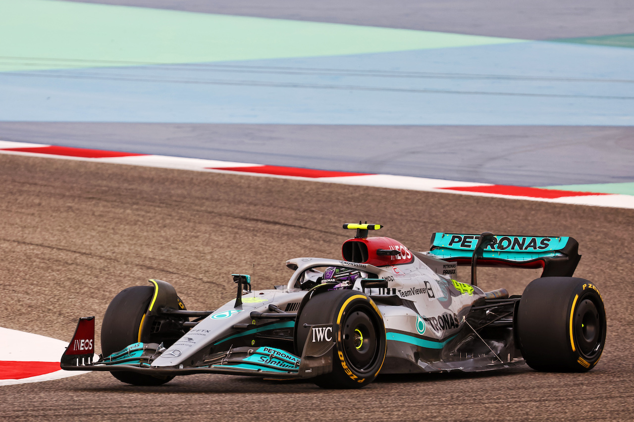 TEST BAHRAIN, Lewis Hamilton (GBR) Mercedes AMG F1 W13.
11.03.2022. Formula 1 Testing, Sakhir, Bahrain, Day Two.
- www.xpbimages.com, EMail: requests@xpbimages.com © Copyright: Batchelor / XPB Images
