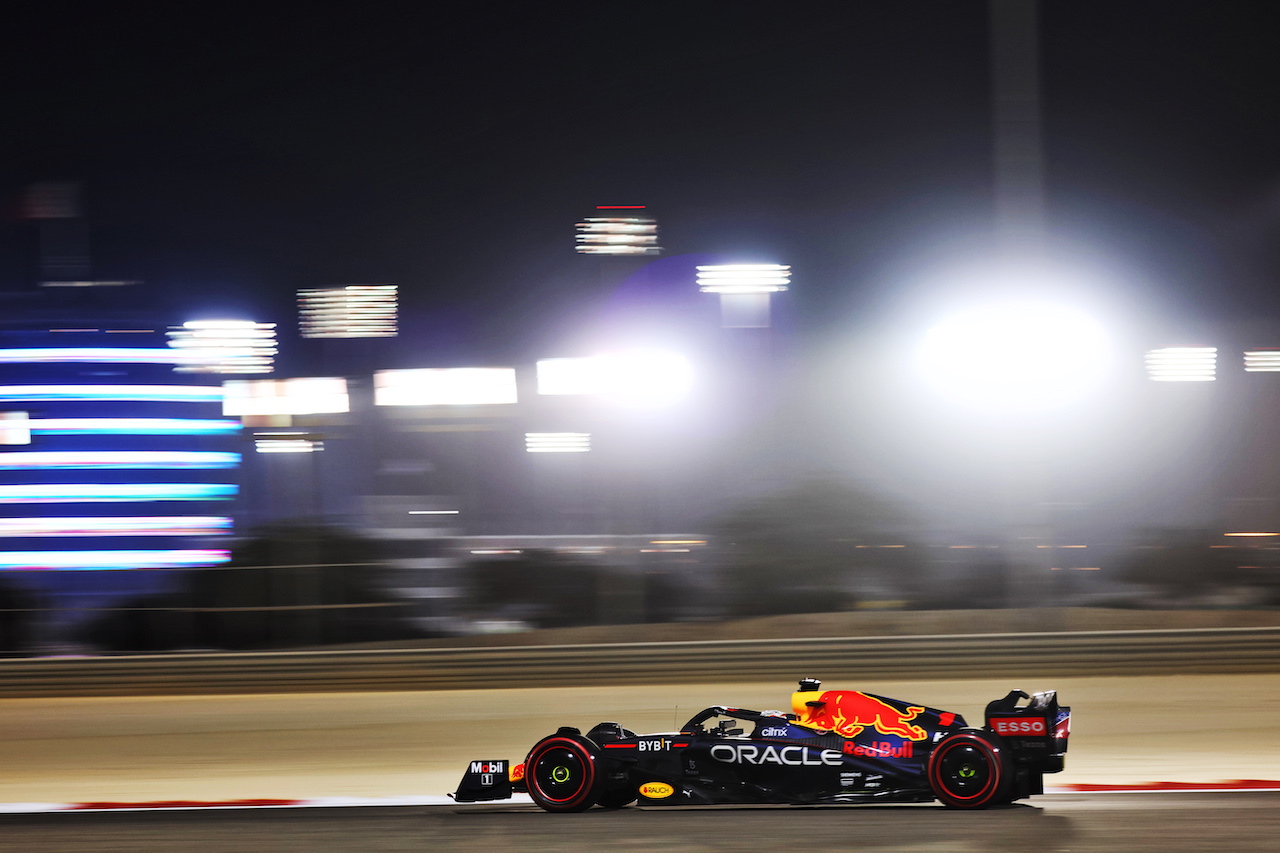 TEST BAHRAIN, Max Verstappen (NLD) Red Bull Racing RB18.
11.03.2022. Formula 1 Testing, Sakhir, Bahrain, Day Two.
- www.xpbimages.com, EMail: requests@xpbimages.com © Copyright: Batchelor / XPB Images
