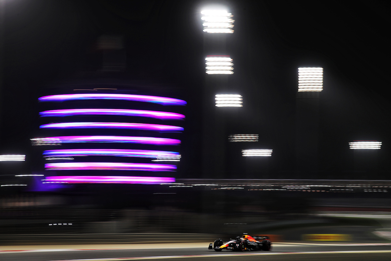 TEST BAHRAIN, Max Verstappen (NLD) Red Bull Racing RB18.
11.03.2022. Formula 1 Testing, Sakhir, Bahrain, Day Two.
 - www.xpbimages.com, EMail: requests@xpbimages.com © Copyright: Coates / XPB Images