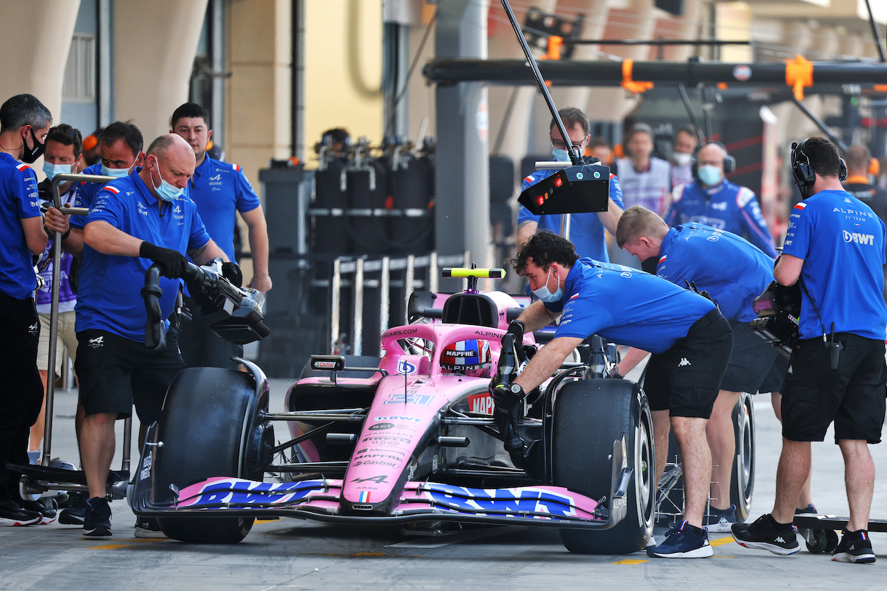 TEST BAHRAIN, Esteban Ocon (FRA) Alpine F1 Team A522.
11.03.2022. Formula 1 Testing, Sakhir, Bahrain, Day Two.
- www.xpbimages.com, EMail: requests@xpbimages.com © Copyright: Batchelor / XPB Images