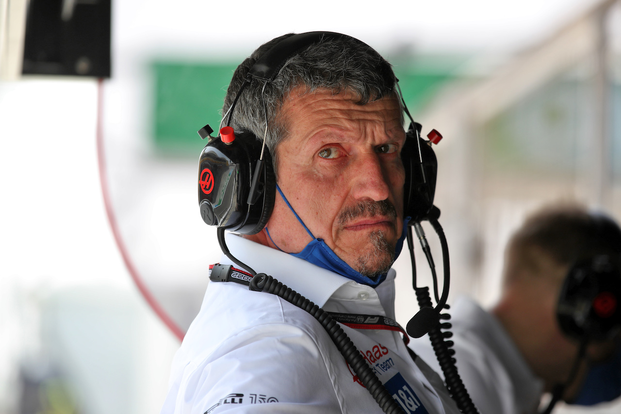 TEST BAHRAIN, Guenther Steiner (ITA) Haas F1 Team Prinicipal.
11.03.2022. Formula 1 Testing, Sakhir, Bahrain, Day Two.
 - www.xpbimages.com, EMail: requests@xpbimages.com © Copyright: Coates / XPB Images