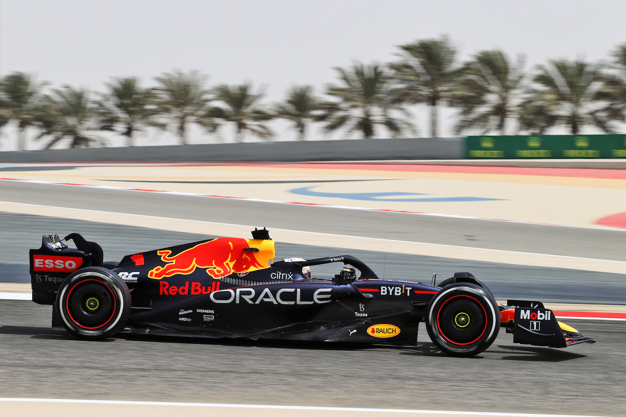 TEST BAHRAIN, Max Verstappen (NLD) Red Bull Racing RB18.
11.03.2022. Formula 1 Testing, Sakhir, Bahrain, Day Two.
- www.xpbimages.com, EMail: requests@xpbimages.com © Copyright: Moy / XPB Images