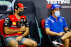 TEST BAHRAIN, (L to R): Carlos Sainz Jr (ESP) Ferrari with Fernando Alonso (ESP) Alpine F1 Team in the FIA Press Conference.
11.03.2022. Formula 1 Testing, Sakhir, Bahrain, Day Two.
- www.xpbimages.com, EMail: requests@xpbimages.com © Copyright: XPB Images