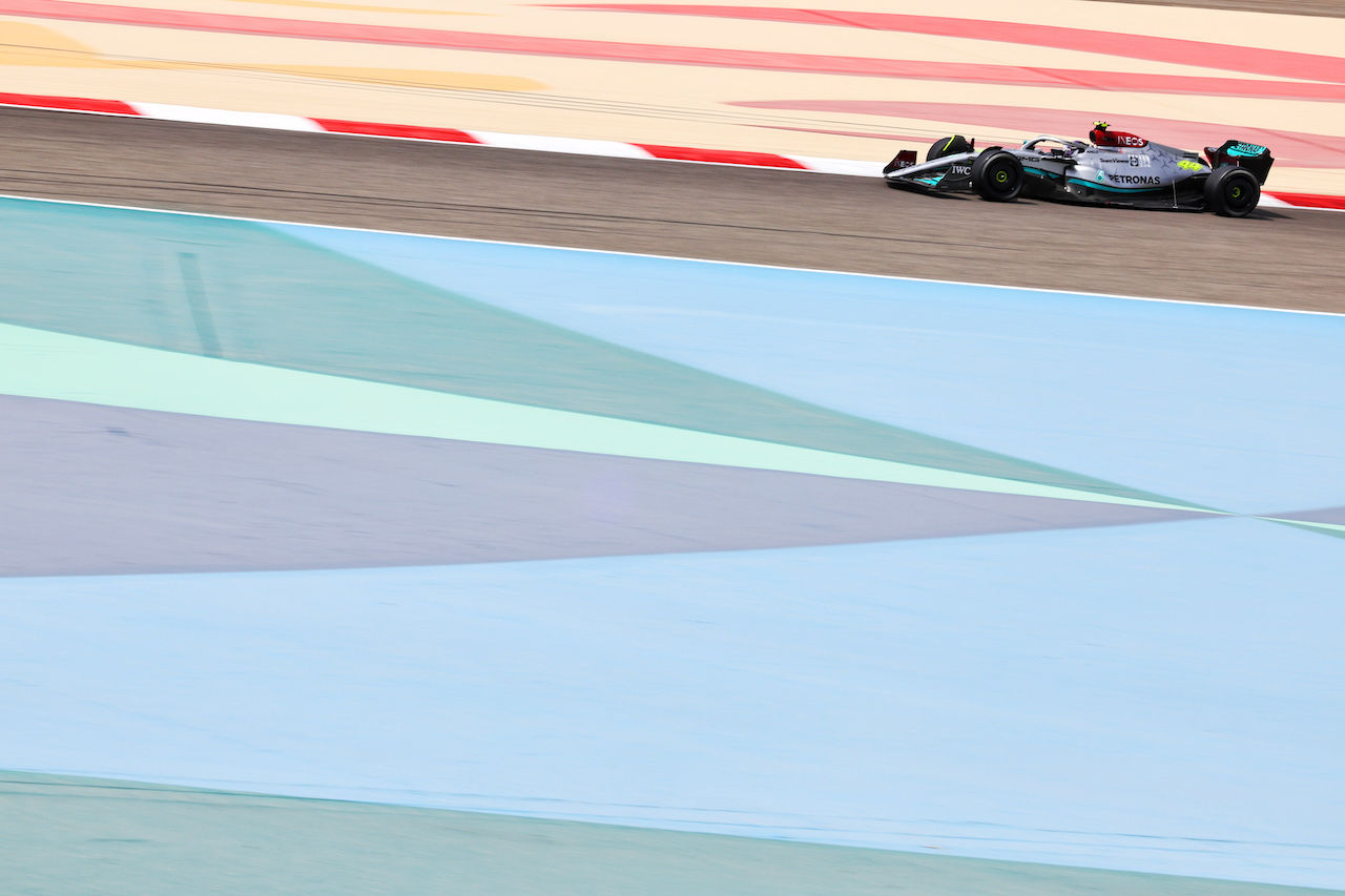 TEST BAHRAIN, Lewis Hamilton (GBR) Mercedes AMG F1 W13.
12.03.2022. Formula 1 Testing, Sakhir, Bahrain, Day Three.
- www.xpbimages.com, EMail: requests@xpbimages.com © Copyright: Batchelor / XPB Images