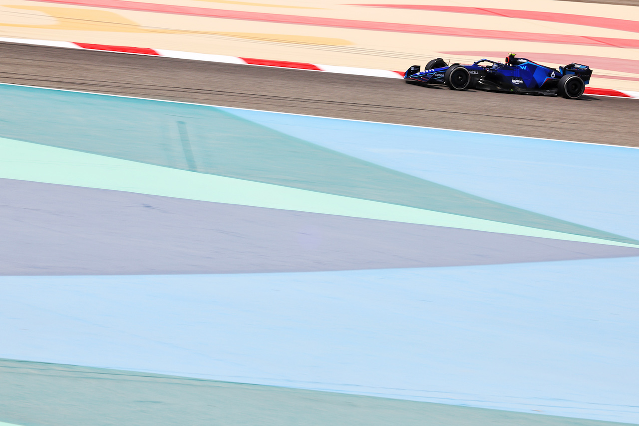 TEST BAHRAIN, Nicholas Latifi (CDN) Williams Racing FW44.
12.03.2022. Formula 1 Testing, Sakhir, Bahrain, Day Three.
- www.xpbimages.com, EMail: requests@xpbimages.com © Copyright: Batchelor / XPB Images