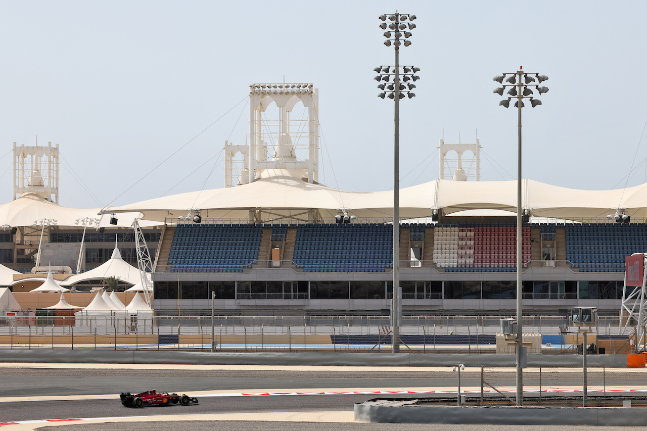 TEST BAHRAIN, Carlos Sainz Jr (ESP) Ferrari F1-75.
12.03.2022. Formula 1 Testing, Sakhir, Bahrain, Day Three.
- www.xpbimages.com, EMail: requests@xpbimages.com © Copyright: Batchelor / XPB Images