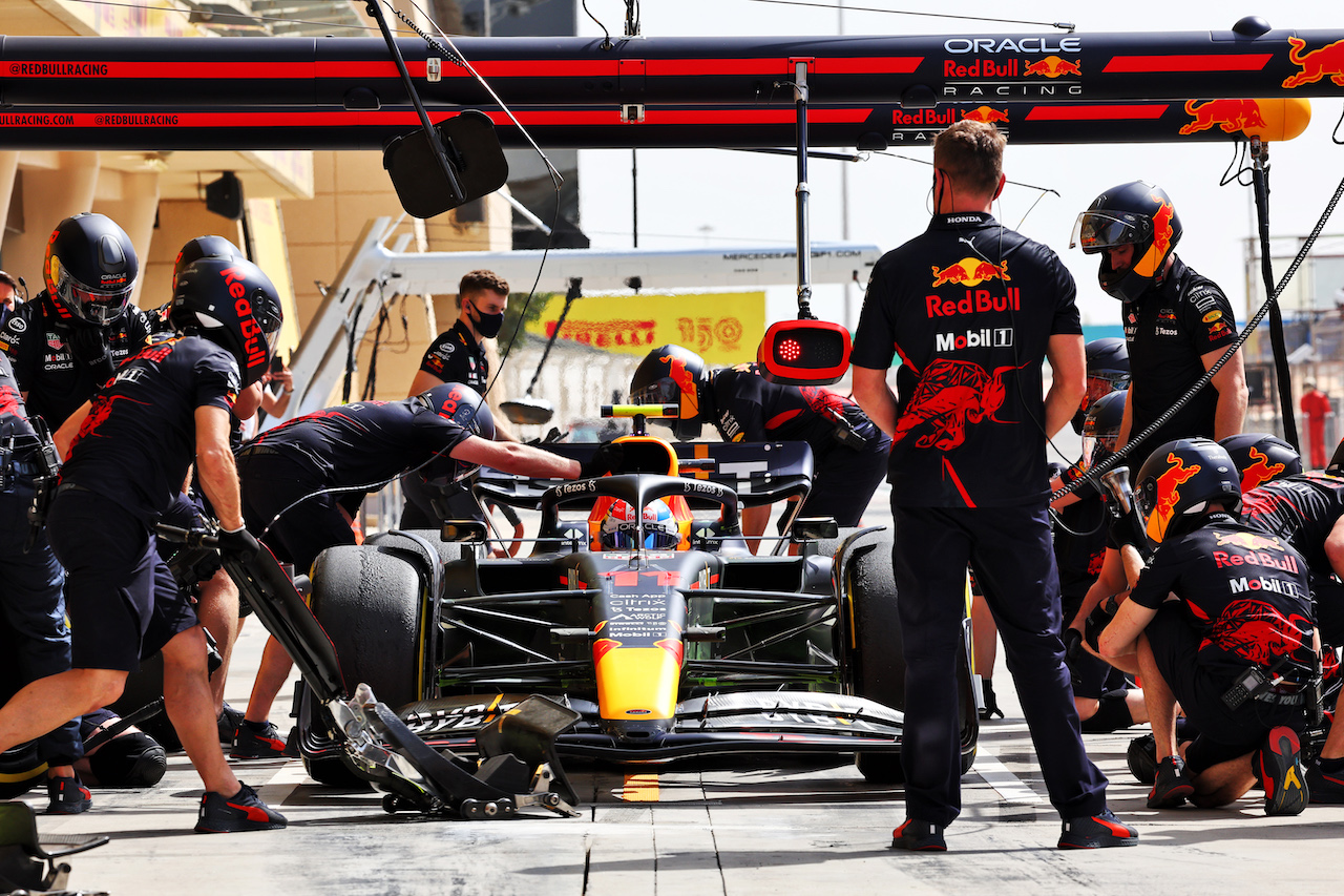 TEST BAHRAIN, Sergio Perez (MEX) Red Bull Racing RB18.
12.03.2022. Formula 1 Testing, Sakhir, Bahrain, Day Three.
- www.xpbimages.com, EMail: requests@xpbimages.com © Copyright: Batchelor / XPB Images