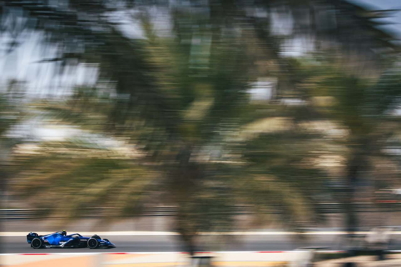 TEST BAHRAIN, Nicholas Latifi (CDN) Williams Racing FW44.
12.03.2022. Formula 1 Testing, Sakhir, Bahrain, Day Three.
- www.xpbimages.com, EMail: requests@xpbimages.com © Copyright: Bearne / XPB Images