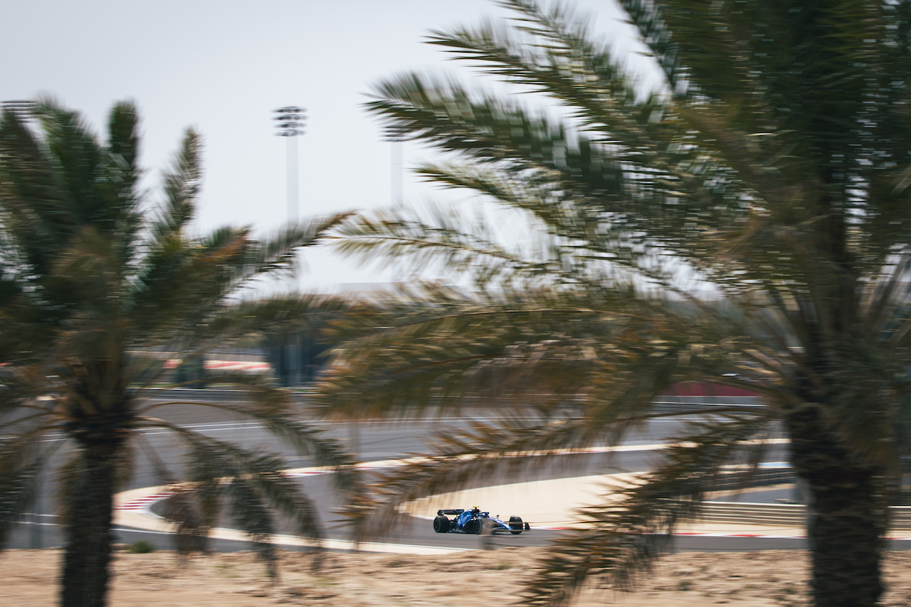TEST BAHRAIN, Nicholas Latifi (CDN) Williams Racing FW44.
12.03.2022. Formula 1 Testing, Sakhir, Bahrain, Day Three.
- www.xpbimages.com, EMail: requests@xpbimages.com © Copyright: Bearne / XPB Images