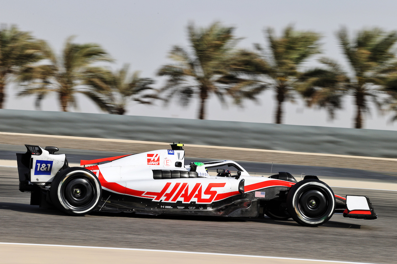 TEST BAHRAIN, Mick Schumacher (GER) Haas VF-22.
12.03.2022. Formula 1 Testing, Sakhir, Bahrain, Day Three.
- www.xpbimages.com, EMail: requests@xpbimages.com © Copyright: Moy / XPB Images