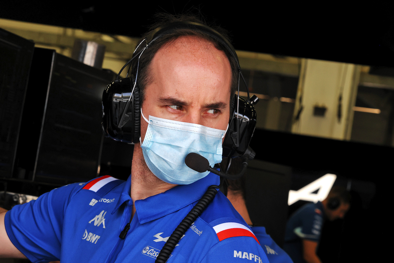 TEST BAHRAIN, Karel Loos (BEL) Alpine F1 Team Gara Engineer.
12.03.2022. Formula 1 Testing, Sakhir, Bahrain, Day Three.
- www.xpbimages.com, EMail: requests@xpbimages.com © Copyright: Moy / XPB Images