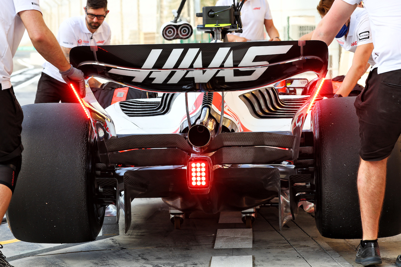 TEST BAHRAIN, Haas VF-22 rear diffuser detail.
12.03.2022. Formula 1 Testing, Sakhir, Bahrain, Day Three.
- www.xpbimages.com, EMail: requests@xpbimages.com © Copyright: Batchelor / XPB Images