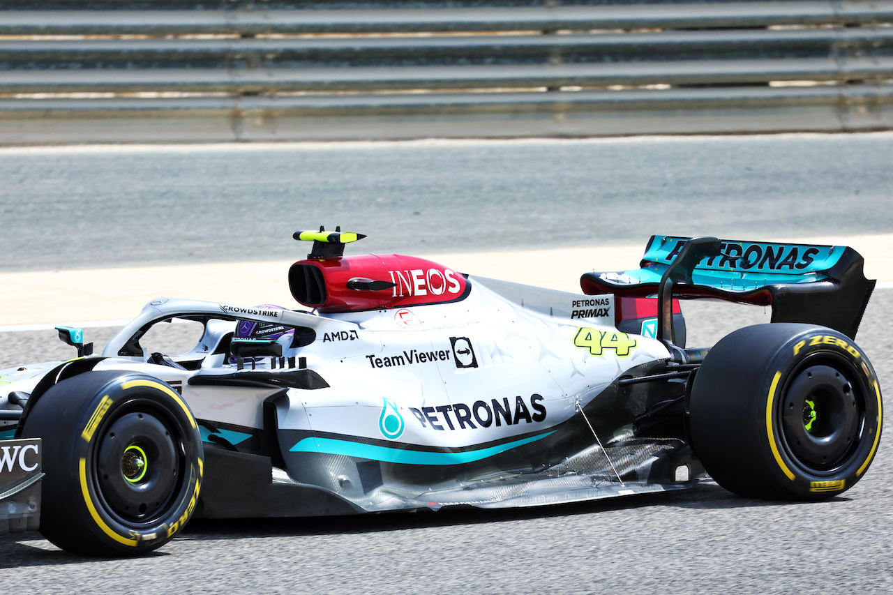 TEST BAHRAIN, Lewis Hamilton (GBR) Mercedes AMG F1 W13 - floor e sidepod detail.
12.03.2022. Formula 1 Testing, Sakhir, Bahrain, Day Three.
- www.xpbimages.com, EMail: requests@xpbimages.com © Copyright: Batchelor / XPB Images