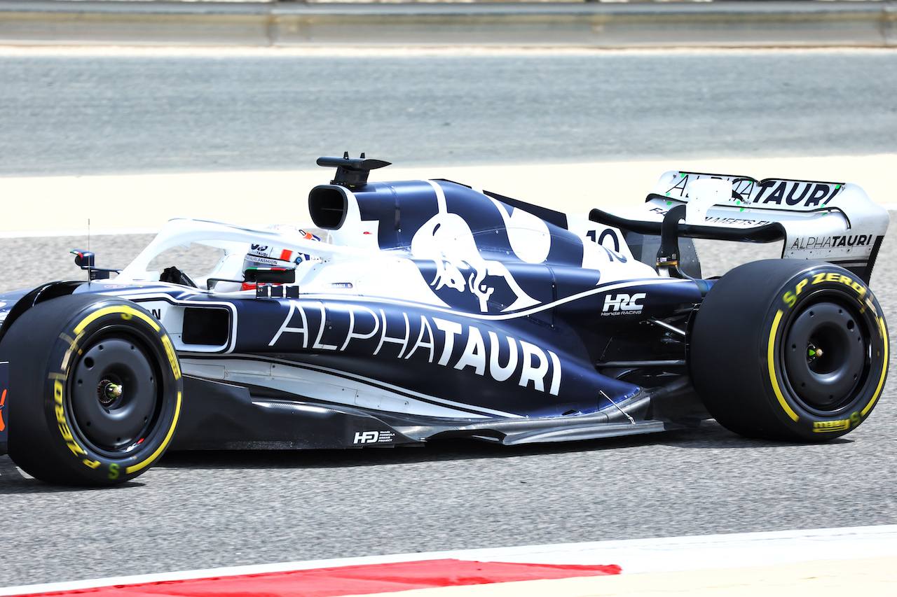 TEST BAHRAIN, Pierre Gasly (FRA) AlphaTauri AT03 - floor e sidepod detail.
12.03.2022. Formula 1 Testing, Sakhir, Bahrain, Day Three.
- www.xpbimages.com, EMail: requests@xpbimages.com © Copyright: Batchelor / XPB Images