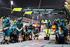 TEST BAHRAIN, Aston Martin F1 Team meccanici await a pit stop practice.
12.03.2022. Formula 1 Testing, Sakhir, Bahrain, Day Three.
- www.xpbimages.com, EMail: requests@xpbimages.com © Copyright: Batchelor / XPB Images