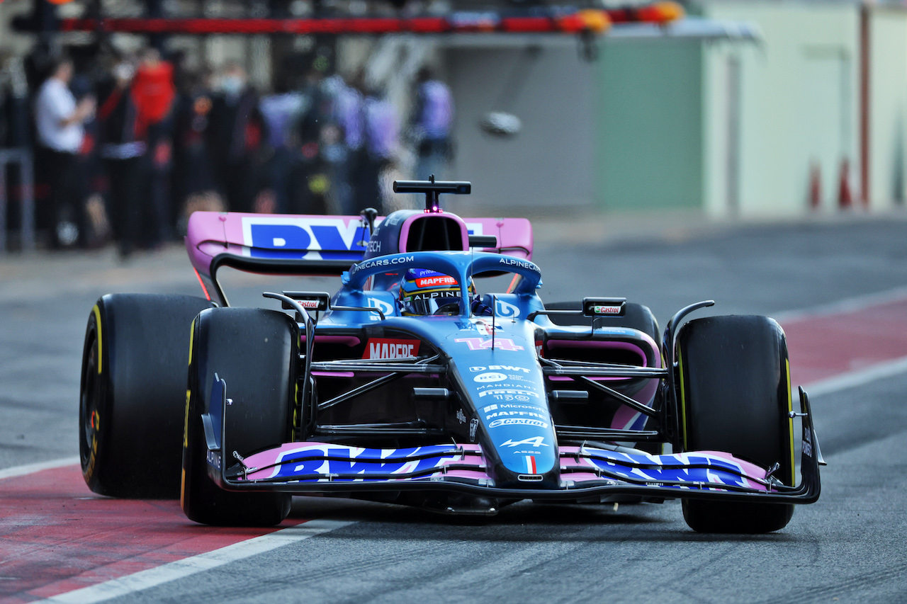 TEST BARCELLONA, Fernando Alonso (ESP) Alpine F1 Team A522.
23.02.2022. Formula One Testing, Day One, Barcelona, Spain. Wednesday.
- www.xpbimages.com, EMail: requests@xpbimages.com © Copyright: Bearne / XPB Images