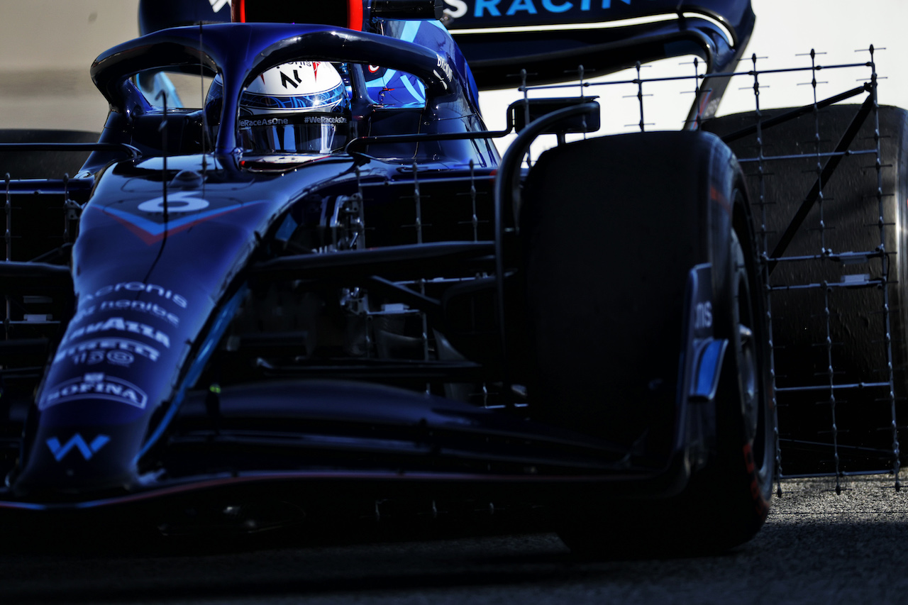 TEST BARCELLONA, Nicholas Latifi (CDN) Williams Racing FW44.
23.02.2022. Formula One Testing, Day One, Barcelona, Spain. Wednesday.
- www.xpbimages.com, EMail: requests@xpbimages.com © Copyright: Bearne / XPB Images