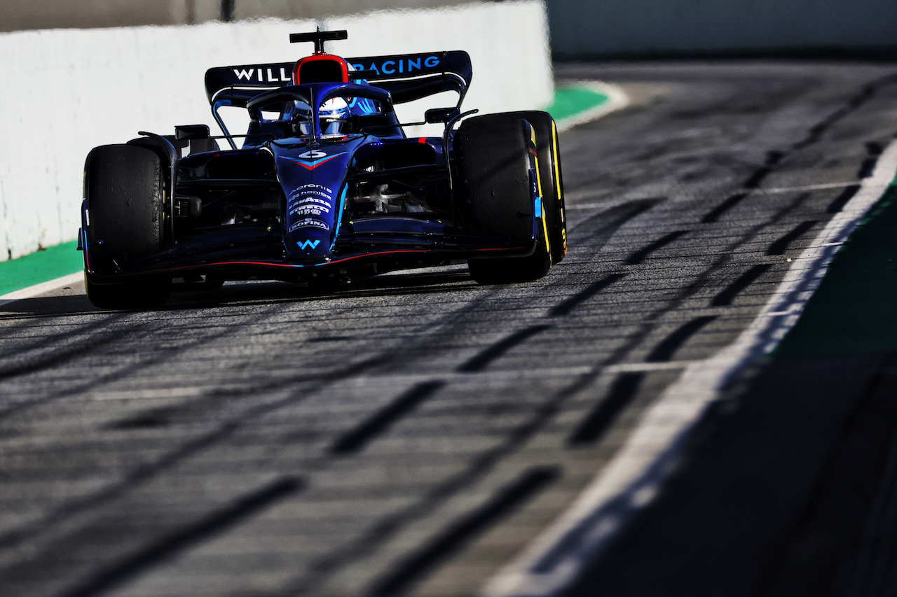 TEST BARCELLONA, Nicholas Latifi (CDN) Williams Racing FW44.
23.02.2022. Formula One Testing, Day One, Barcelona, Spain. Wednesday.
- www.xpbimages.com, EMail: requests@xpbimages.com © Copyright: Bearne / XPB Images