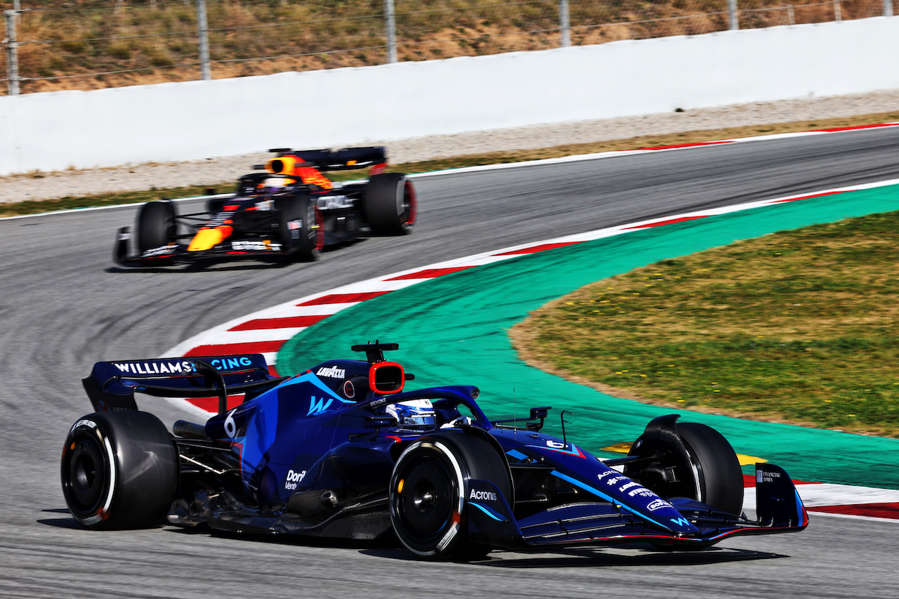 TEST BARCELLONA, Nicholas Latifi (CDN) Williams Racing FW44.
23.02.2022. Formula One Testing, Day One, Barcelona, Spain. Wednesday.
- www.xpbimages.com, EMail: requests@xpbimages.com © Copyright: Batchelor / XPB Images