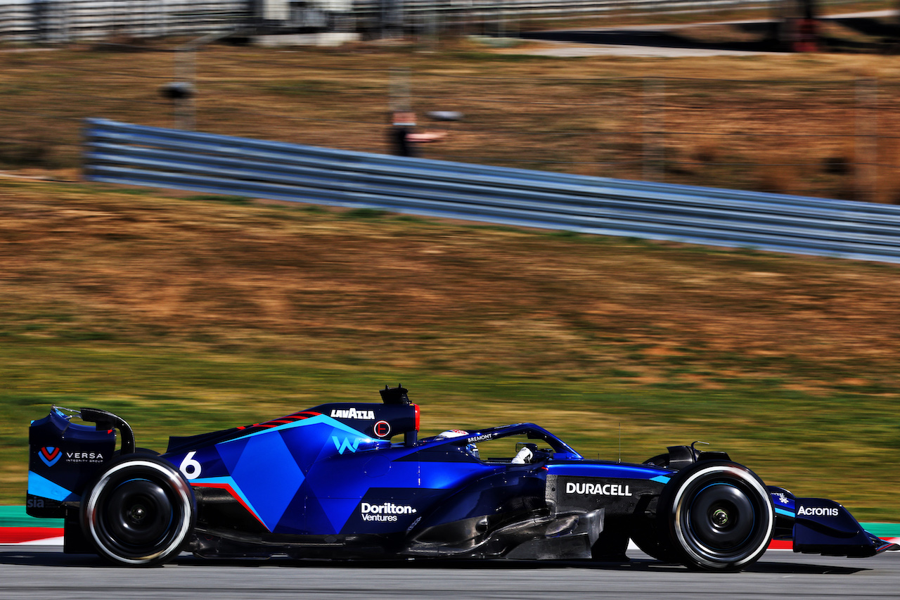 TEST BARCELLONA, Nicholas Latifi (CDN) Williams Racing FW44.
23.02.2022. Formula One Testing, Day One, Barcelona, Spain. Wednesday.
- www.xpbimages.com, EMail: requests@xpbimages.com © Copyright: Batchelor / XPB Images