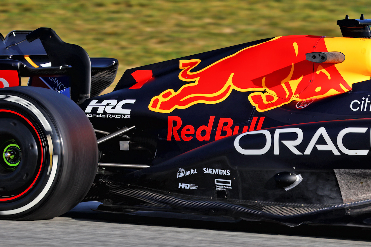 TEST BARCELLONA, Max Verstappen (NLD) Red Bull Racing RB18 detail.
23.02.2022. Formula One Testing, Day One, Barcelona, Spain. Wednesday.
- www.xpbimages.com, EMail: requests@xpbimages.com © Copyright: Batchelor / XPB Images
