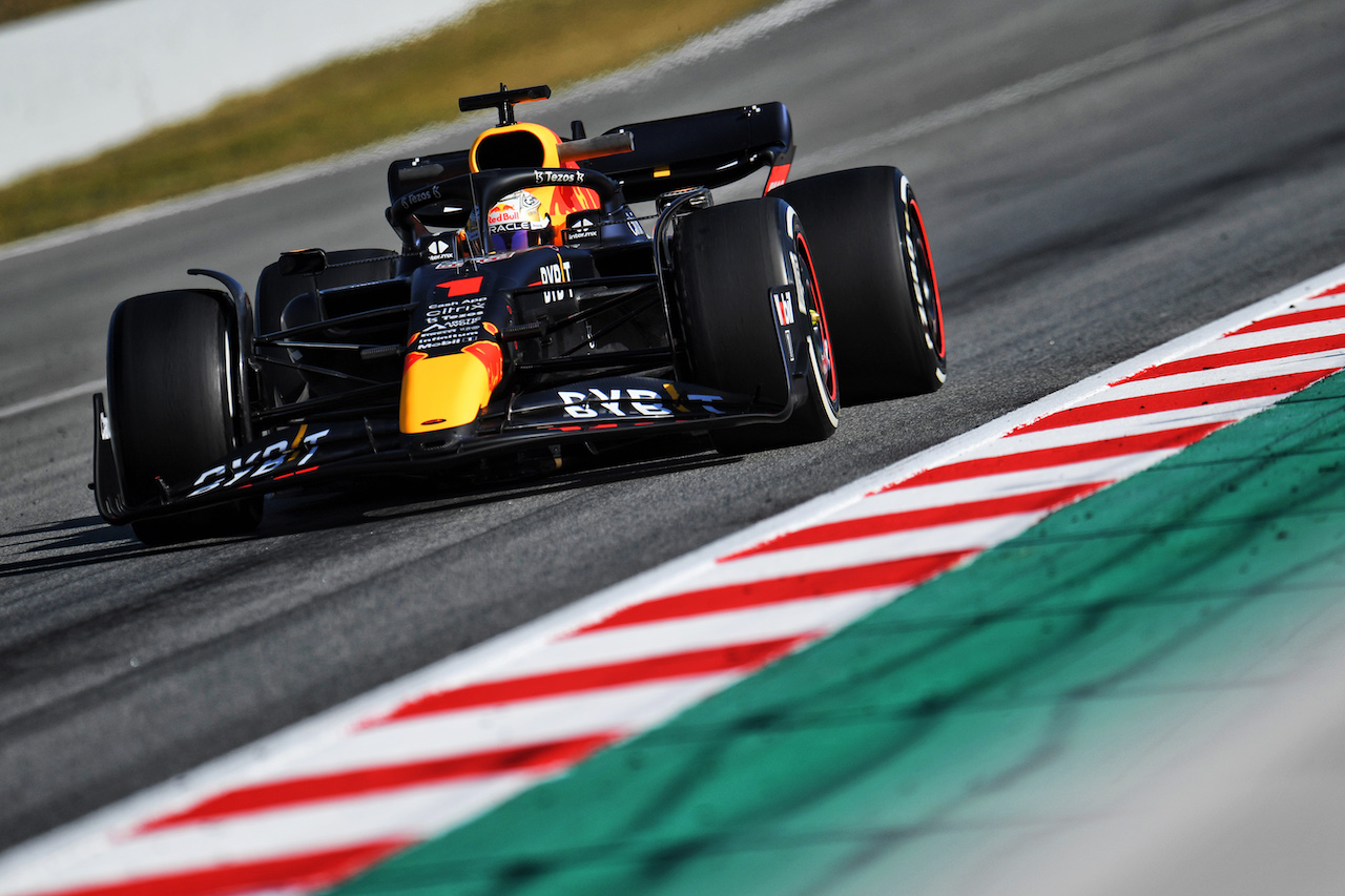 TEST BARCELLONA, Max Verstappen (NLD) Red Bull Racing RB18.
23.02.2022. Formula One Testing, Day One, Barcelona, Spain. Wednesday.
- www.xpbimages.com, EMail: requests@xpbimages.com © Copyright: Price / XPB Images