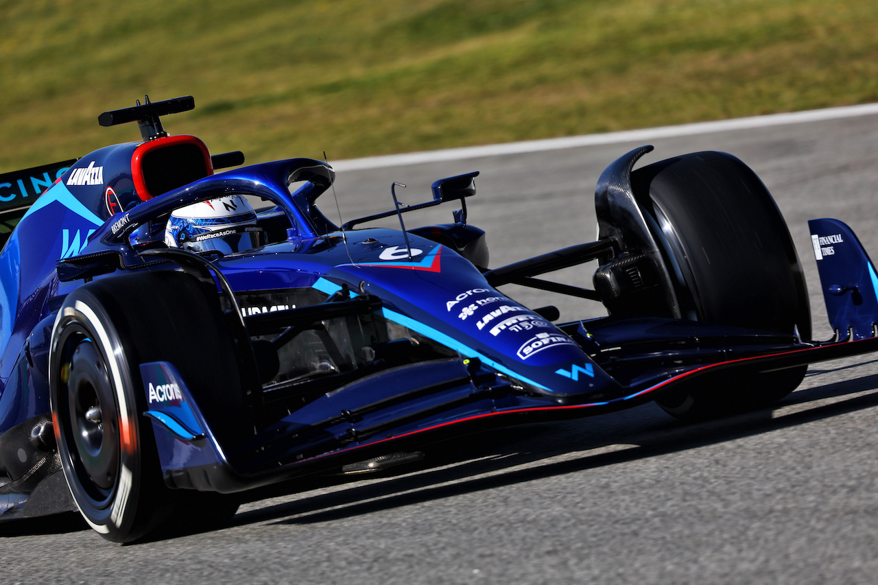 TEST BARCELLONA, Nicholas Latifi (CDN) Williams Racing FW44.
23.02.2022. Formula One Testing, Day One, Barcelona, Spain. Wednesday.
- www.xpbimages.com, EMail: requests@xpbimages.com © Copyright: Batchelor / XPB Images