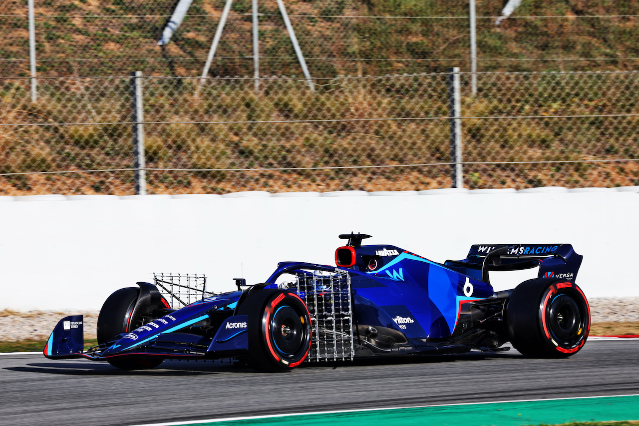 TEST BARCELLONA, Nicholas Latifi (CDN) Williams Racing FW44.
23.02.2022. Formula One Testing, Day One, Barcelona, Spain. Wednesday.
- www.xpbimages.com, EMail: requests@xpbimages.com © Copyright: Batchelor / XPB Images
