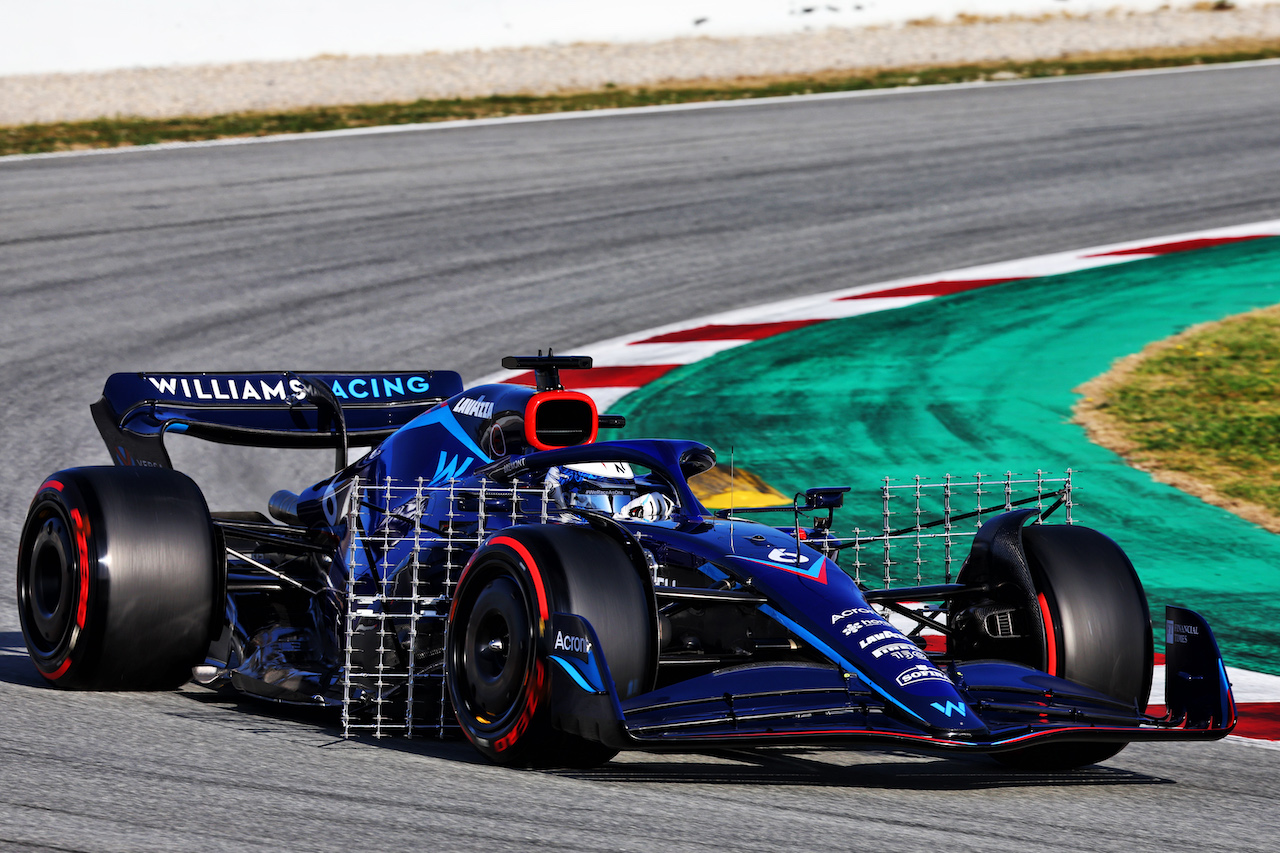 TEST BARCELLONA, Nicholas Latifi (CDN) Williams Racing FW44.
23.02.2022. Formula One Testing, Day One, Barcelona, Spain. Wednesday.
- www.xpbimages.com, EMail: requests@xpbimages.com © Copyright: Batchelor / XPB Images