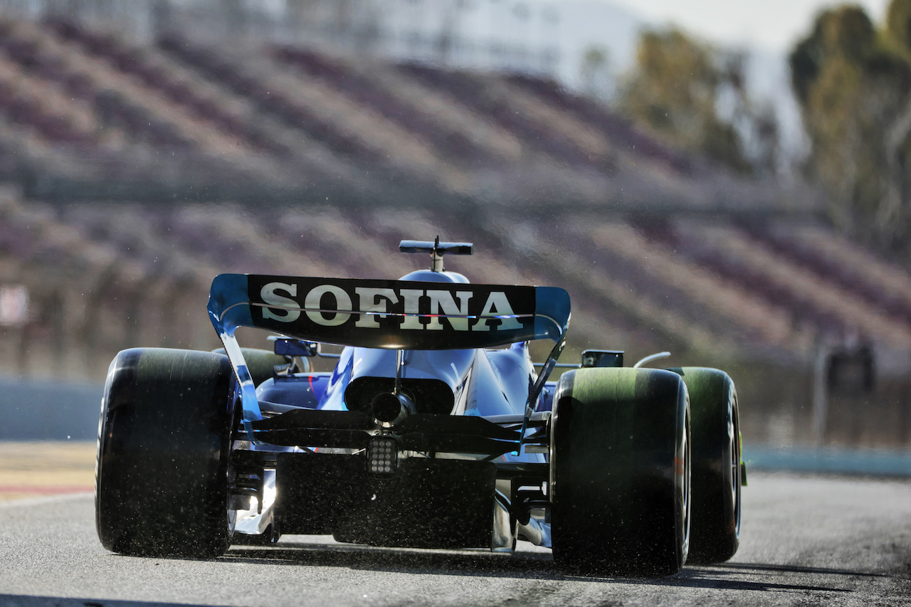 TEST BARCELLONA, Nicholas Latifi (CDN) Williams Racing FW44.
23.02.2022. Formula One Testing, Day One, Barcelona, Spain. Wednesday.
- www.xpbimages.com, EMail: requests@xpbimages.com © Copyright: Bearne / XPB Images