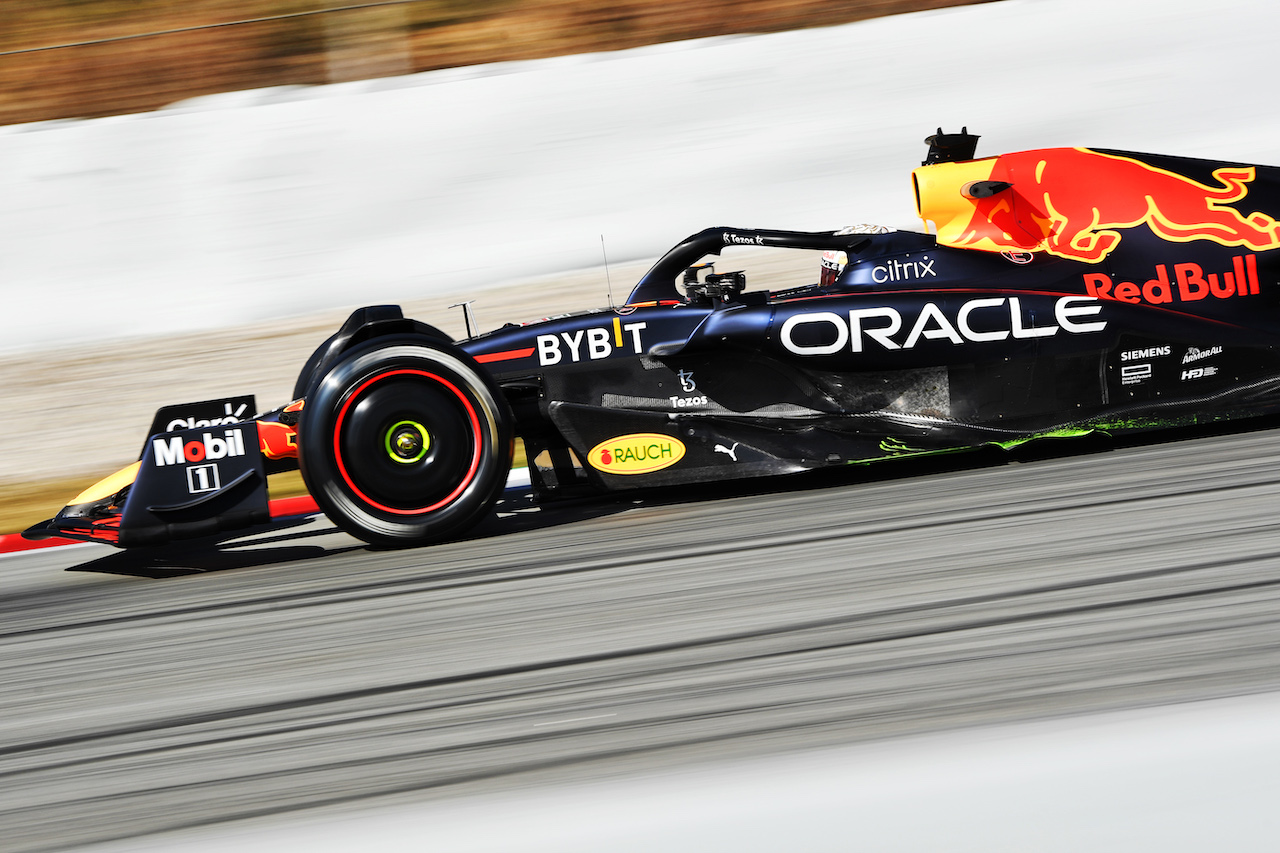 TEST BARCELLONA, Max Verstappen (NLD) Red Bull Racing RB18.
23.02.2022. Formula One Testing, Day One, Barcelona, Spain. Wednesday.
- www.xpbimages.com, EMail: requests@xpbimages.com © Copyright: Price / XPB Images
