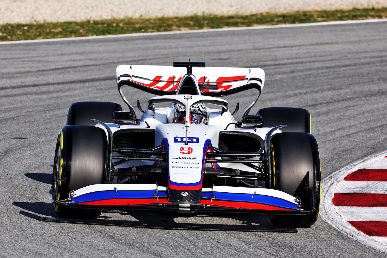 TEST BARCELLONA, Nikita Mazepin (RUS) Haas F1 Team VF-22.
23.02.2022. Formula One Testing, Day One, Barcelona, Spain. Wednesday.
- www.xpbimages.com, EMail: requests@xpbimages.com © Copyright: Batchelor / XPB Images